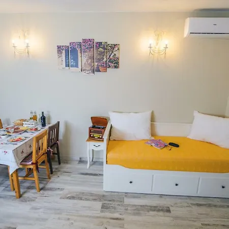 Apartment Old *